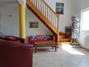 Villa | Living room - Courry Views: Pool & Nature (Courry)