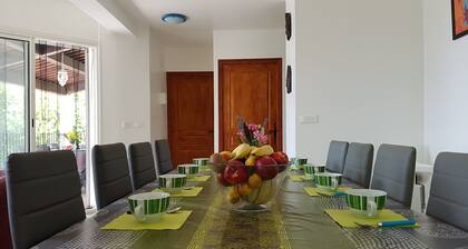 Courry Views: Pool & Nature