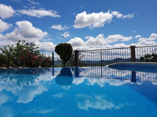 Courry Views: Pool & Nature