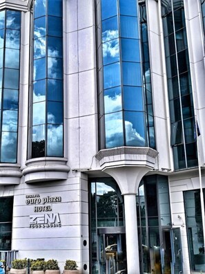 Exterior detail - Euro Plaza Hotel (Istanbul)