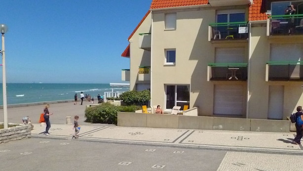 Exterior - A Pleasant Little Studio Apartment With a Terrace, 30 Metres From the Beach (Wissant)