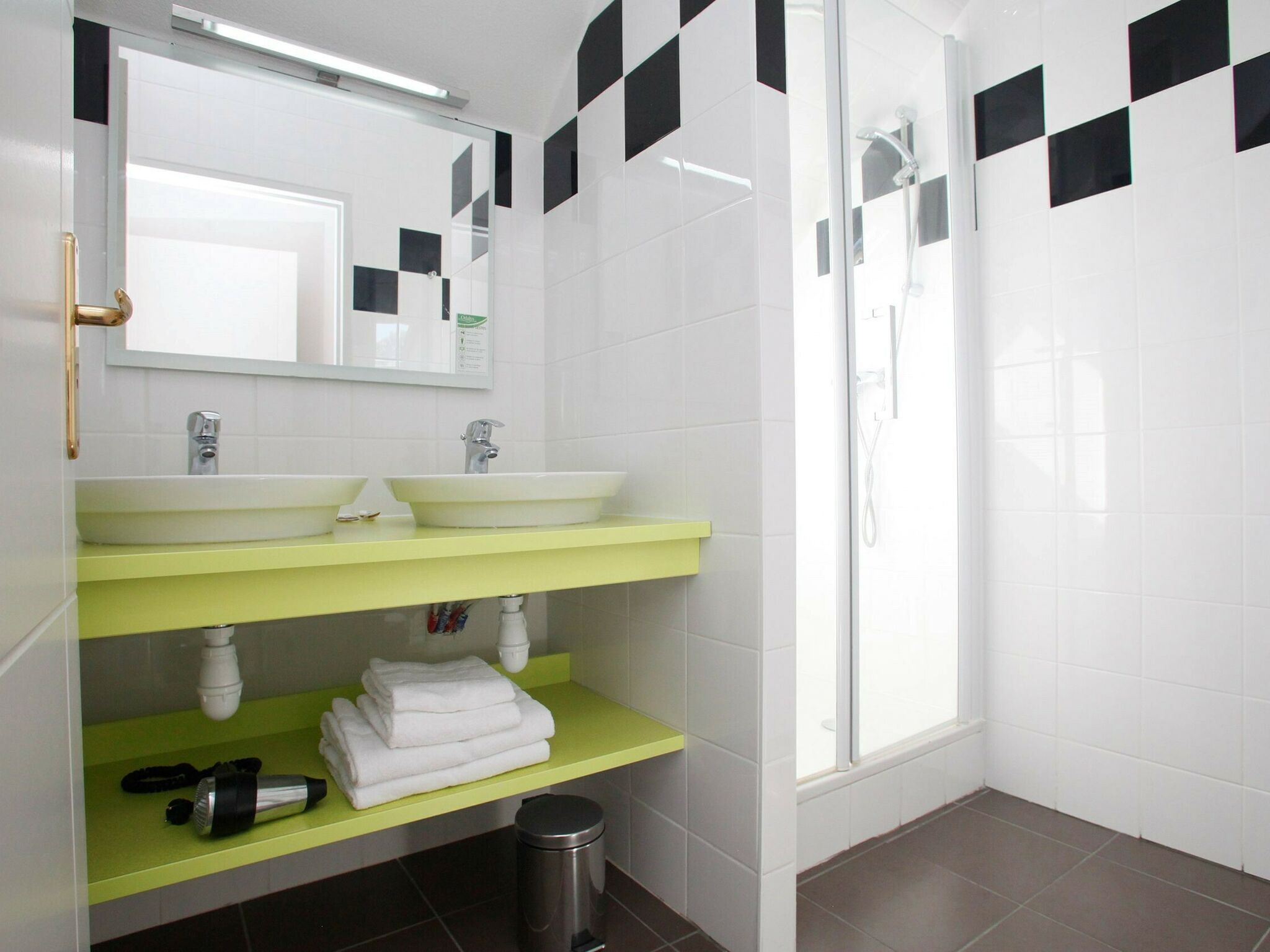 Apartment | Bathroom