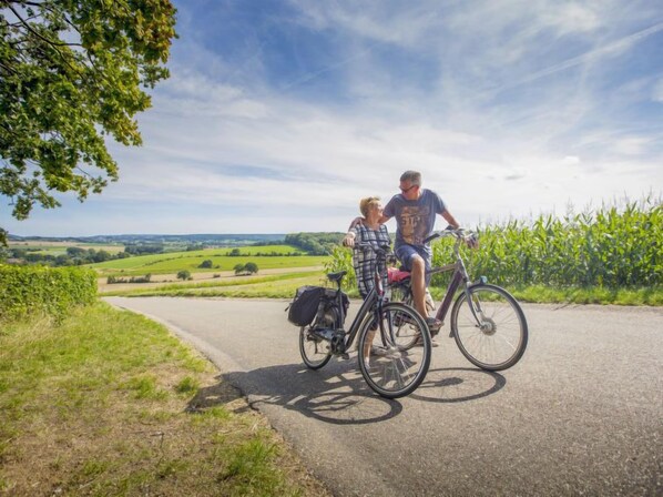 Unclassified image, 1 of 23, button