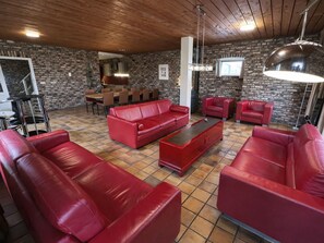 Unclassified image, 5 of 23, button