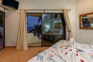 3 bedrooms, in-room safe, iron/ironing board, WiFi