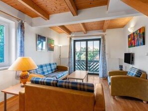 TV - Holiday Hill 51 by Interhome (Cerny Dul/Cista)