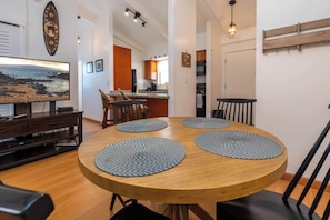 Dining - Discounted Spring - Summer 2026! Garden view Condo - Unit C9 - Maalaea Bay (Wailuku)