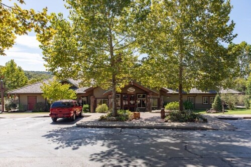 Big Cedar | Rustic Retreat | Pools, Lake & Adventure