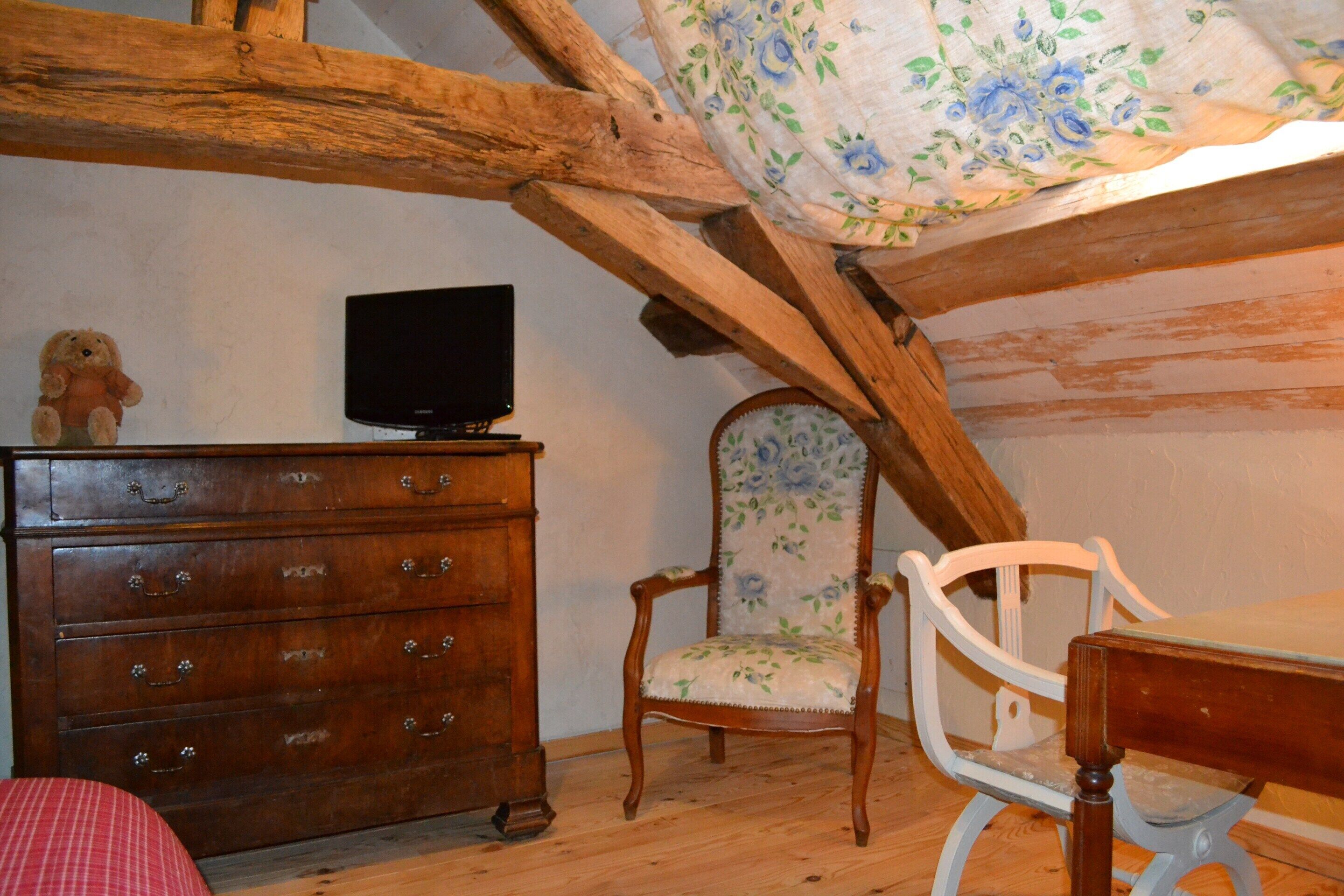 1 bedroom, individually furnished, bed sheets