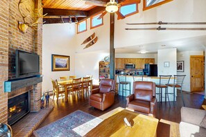 TV, fireplace, DVD player, books