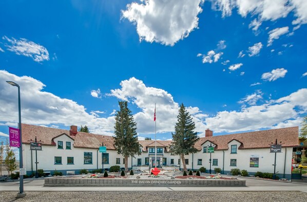 Vista frontal de la propiedad