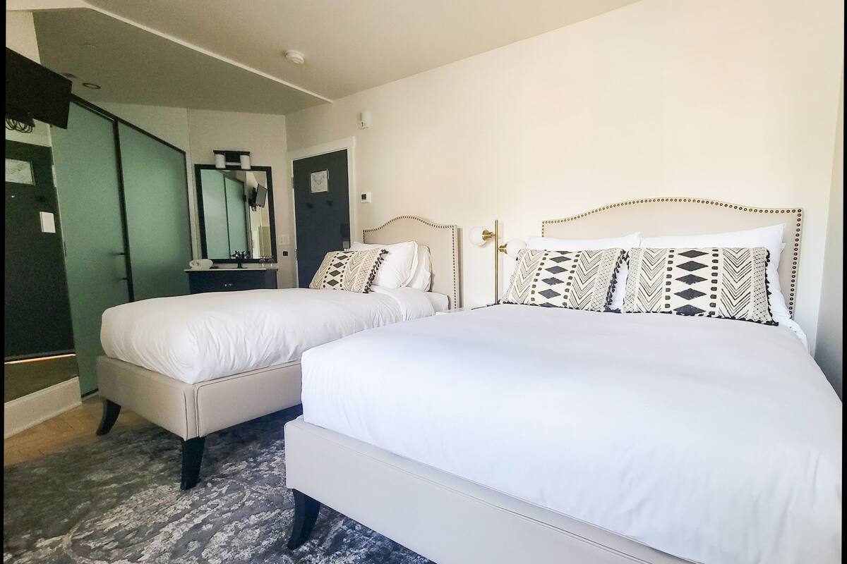 Habitación estándar, varias camas, para no fumadores | Ropa de cama de alta calidad y camas con pillow-top