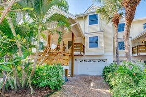 House, 3 Bedrooms | Exterior