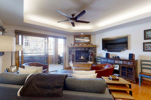 TV, fireplace, DVD player