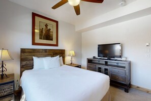 4 bedrooms, iron/ironing board, Internet, bed sheets