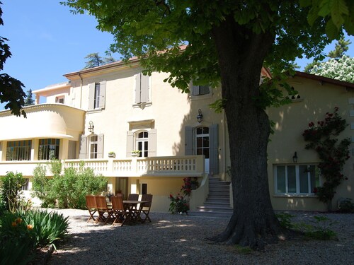 Gîte With Attached Guestroom in Stately Art-deco Villa With Pool and Park