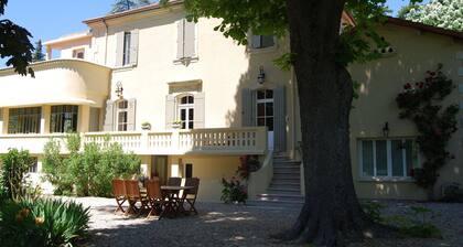 Gîte With Attached Guestroom in Stately Art-deco Villa With Pool and Park