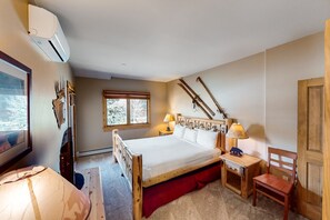 3 slaapkamers, een strijkplank/strijkijzer, internet, beddengoed