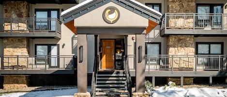 تفاصيل الفندق من الخارج