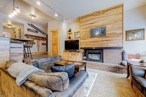 TV, fireplace, DVD player, stereo