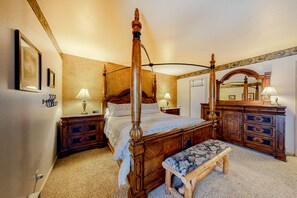 2 bedrooms, iron/ironing board, Internet, bed sheets