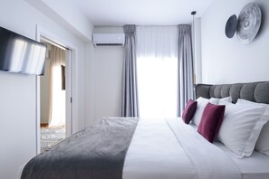 2 bedrooms, iron/ironing board, travel crib, free WiFi