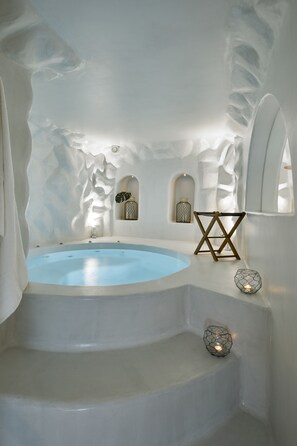 Superior Suite with Indoor Hot Tub | Private spa tub - Winery Hotel 1870 (Santorini)