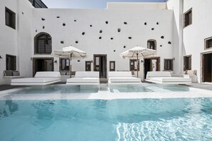Outdoor pool - Winery Hotel 1870 (Santorini)