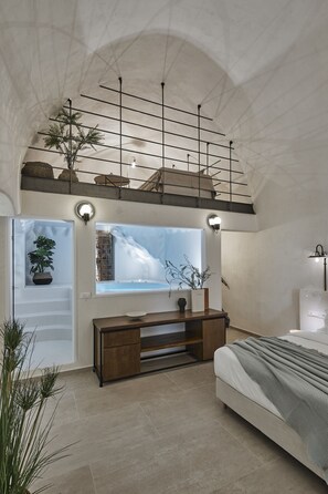 Deluxe Queen Suite with indoor Hot Tub | Minibar, in-room safe, individually decorated, individually furnished - Winery Hotel 1870 (Santorini)
