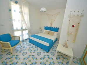 4 chambres, fer et planche à repasser, Wi-Fi gratuit, draps fournis