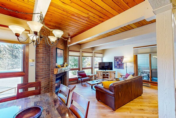 TV, fireplace, DVD player, stereo