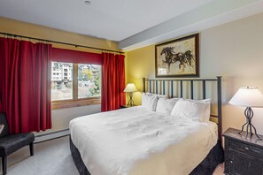 2 bedrooms, iron/ironing board, Internet, bed sheets