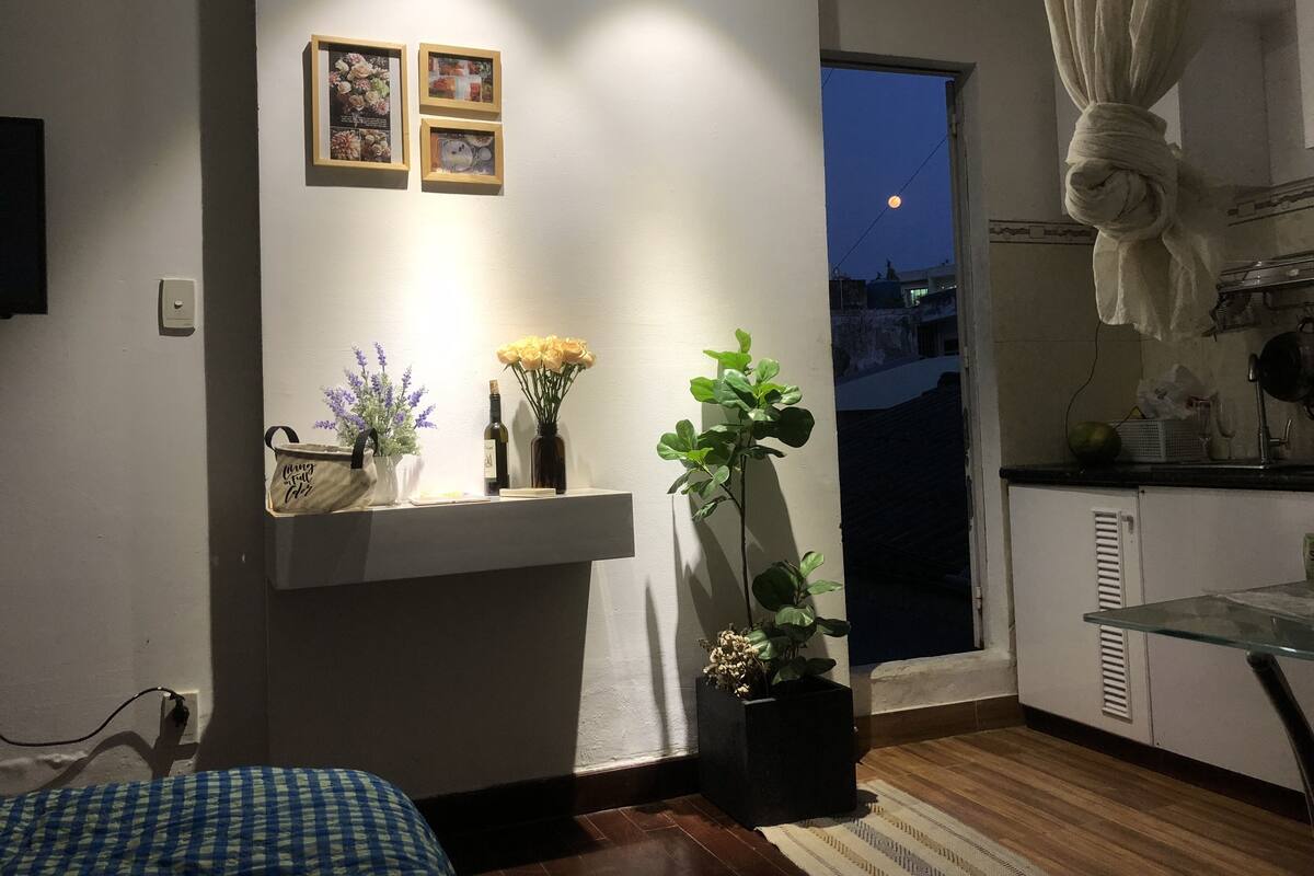 Desk, laptop workspace, iron/ironing board, free WiFi