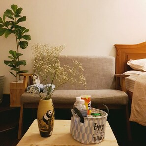 Desk, laptop workspace, iron/ironing board, free WiFi - Home in Saigon (Ho Chi Minh City)