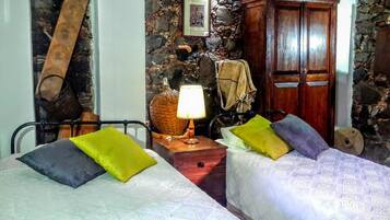 Fer et planche Ă repasser, Wi-Fi gratuit, draps fournis