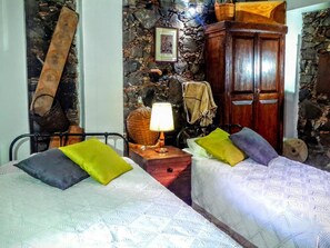 Iron/ironing board, free WiFi, bed sheets - Isminis Petroktisto Holidays Stonehouse (Palaichori)