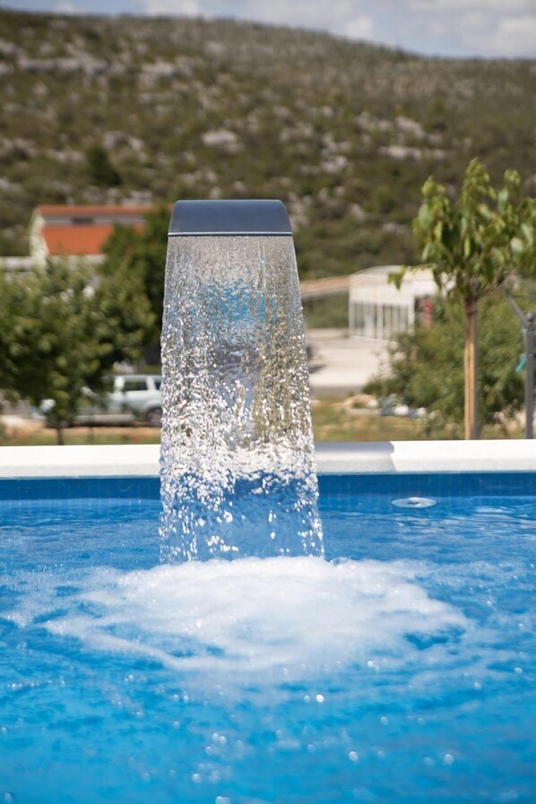 Piscine extérieure, piscine chauffée