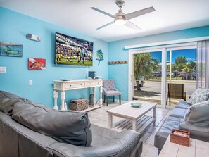 Smart TV, DVD player