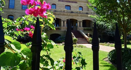 The Cottage is located in the heart of Galveston.