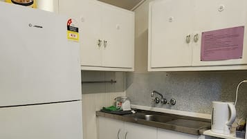 Fridge, microwave, stovetop, electric kettle