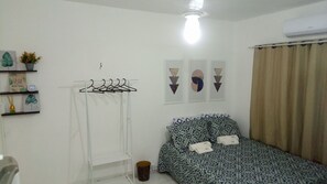 1 chambre, fer et planche à repasser, Wi-Fi gratuit, draps fournis