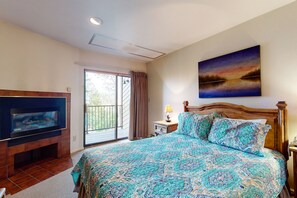 2 bedrooms, iron/ironing board, Internet, bed sheets
