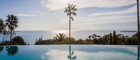 Piscine extérieure, piscine chauffée