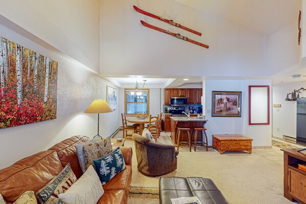 Televisión y chimenea