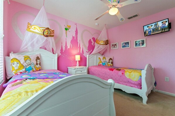 6 bedrooms, iron/ironing board, free WiFi, bed sheets