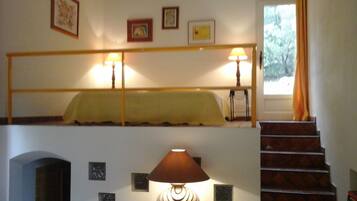 1 chambre, fer et planche à repasser, Wi-Fi gratuit, draps fournis