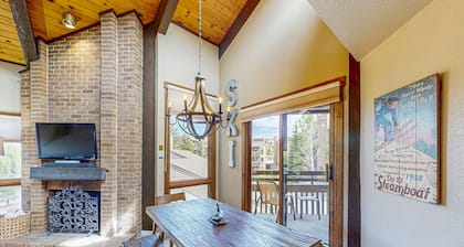 Steamboat Springs condo with pool, hot tub & balcony