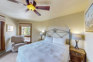 3 bedrooms, iron/ironing board, Internet, bed sheets