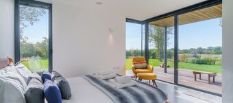 Luxury Family Farmhouse nr Southwold – Sleeps 10, Dog Friendly, 22KW EV charger