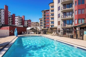A heated pool - Stylish ski-in/out condo w/views in base area next to gondola, pool & restaurant (Steamboat Springs)